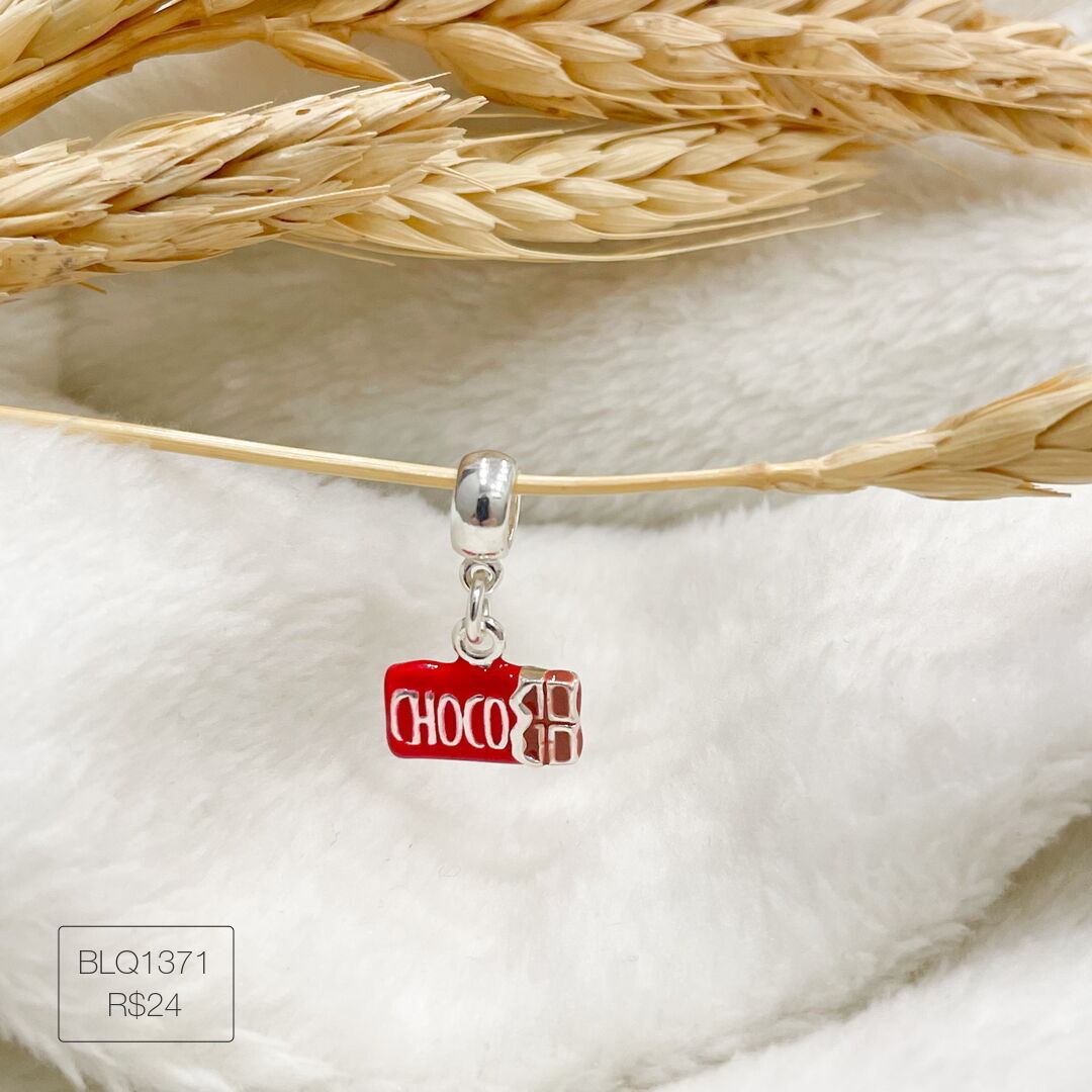 Berloque Barra de Chocolate Vermelha Pendurado Esmaltado Prateado